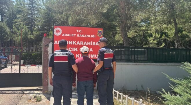 Jandarma aranan 27 kişiyi yakaladı