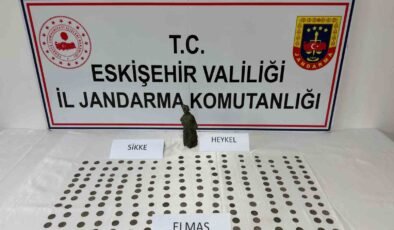 Jandarma tarihi eser değerinde 1 elmas, 1 heykel ve 194 bronz sikke ele geçirdi, şüpheli tutuklandı