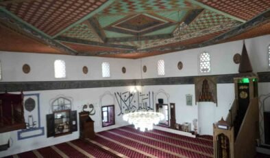 Kanuni Sultan Süleyman’ın damadı ve veziri olan Rüstem Paşa’nın adına yaptırdığı cami, 510 yıldır muhteşem yapısıyla göz kamaştırıyor