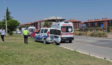 Kaza yerindeki polis aracına otomobil çarptı: 1’i polis 1’i bekçi toplam 6 yaralı