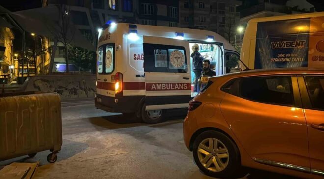 Kiraladığı scooterdan düşüp sızan alkollü kadın hastaneye kaldırıldı