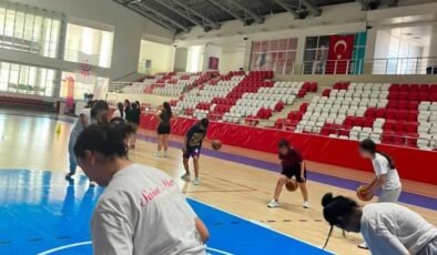 Koruma altındaki çocuklara basketbol eğitimi