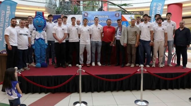 Kütahya Belediyespor Basketbol Takımı yeni sezon öncesi görücüye çıktı