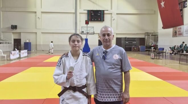 Kütahya Belediyespor’un başarılı judocusu gümüş madalya kazandı