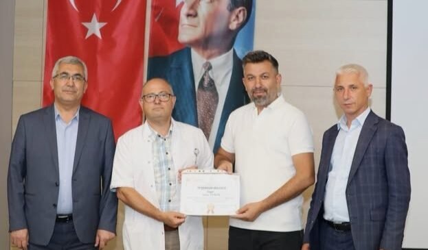 Kütahya Şehir Hastanesi’nden Tıbbi Sekreter İshak Orman’a teşekkür belgesi