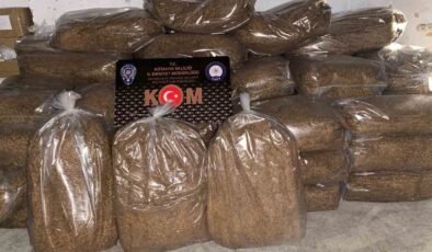 Kütahya’da 2 araca kaçakçılık operasyonu: 1 ton 716 kilo tütün ele geçirildi