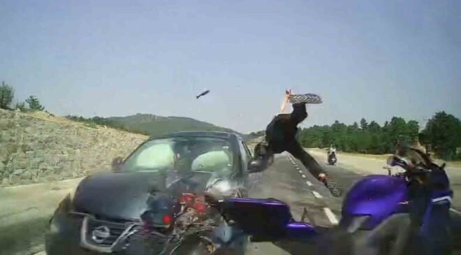 Kütahya’da 3 araçlı zincirleme kaza: 4 yaralı