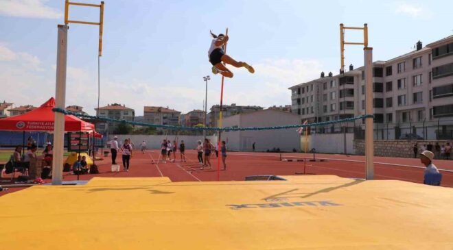 Kütahya’da 30 Ağustos Zafer Kupası’nda atletizm heyecanı sona erdi
