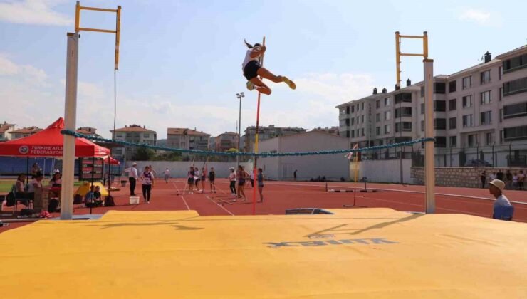 Kütahya’da 30 Ağustos Zafer Kupası’nda atletizm heyecanı sona erdi