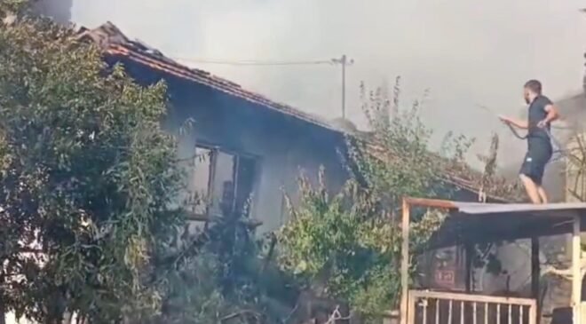 Kütahya’da ev yangını: Tek katlı ev küle döndü