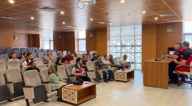 Kütahya’da kanatlı işletmelerinde biyogüvenlik eğitimi
