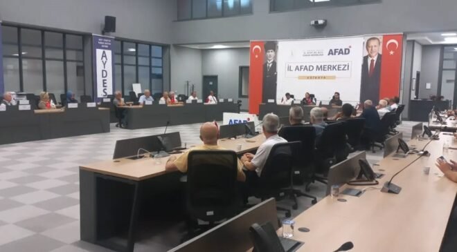 Kütahya’da muhtarlarla afet hazırlığı toplantısı düzenlendi