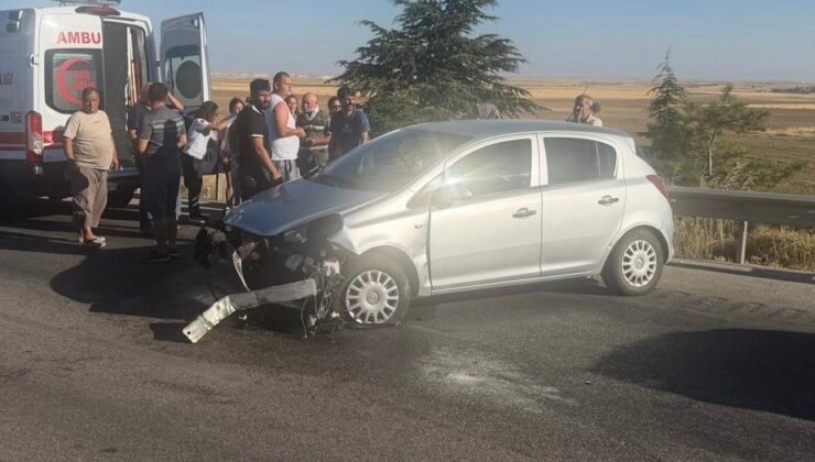 Lastiği patlayan araç bariyerlere girdi: 1’i çocuk 3 yaralı