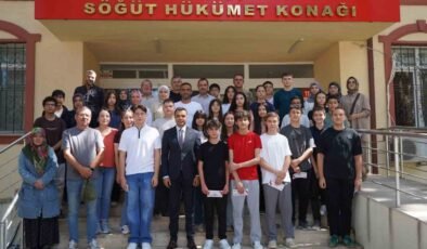 LGS başarısı gösteren öğrenciler ödüllendirildi