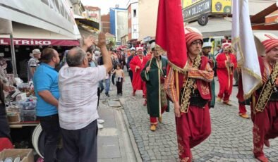 Mehteran takımını gören adam adeta çocuklar gibi sevindi