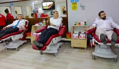 MHP Eskişehir İl Teşkilatı’ndan Kızılay’a ziyaret ve kan bağışı
