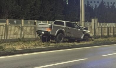 Ön tekerleği arızalandığı iddia edilen arazi aracı PTS direğine çarptı: 1 yaralı