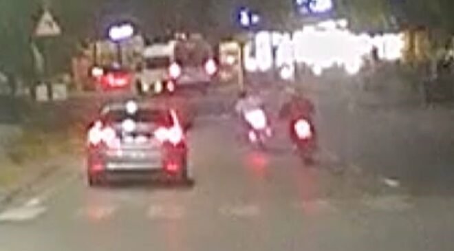 Otomobil ile 2 motosiklet yarış yaparak trafiği tehlikeye düşürdü