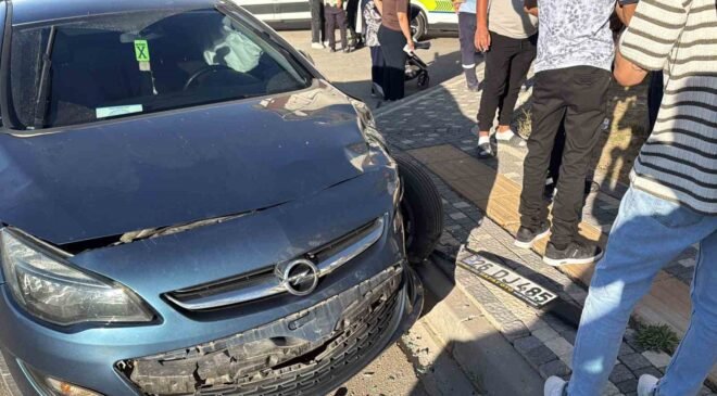 Otomobil ile minibüs çarpıştı: 8 yaralı