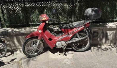 Park halinde bulunan çalıntı motosikletle alakalı inceleme başlatıldı