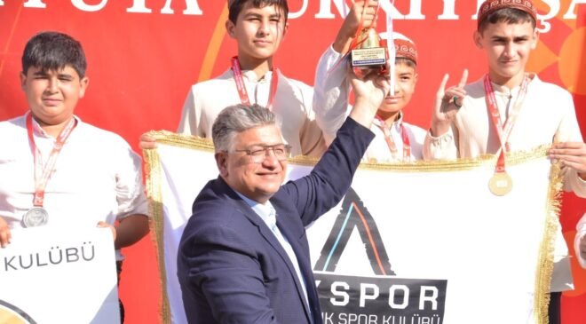 Rektör Kızıltoprak: “Geleneksel Türk okçuluğu geleceğe taşınan bir medeniyet mirasıdır”