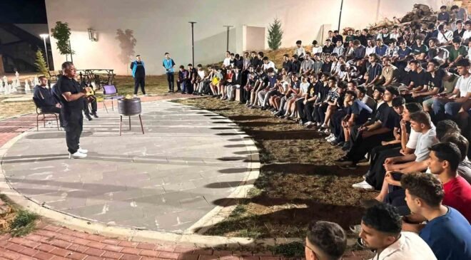 Rektör Kızıltoprak, Murat Dağı’nda gençlerle kamp ateşi başında buluştu