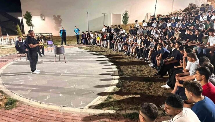 Rektör Kızıltoprak, Murat Dağı’nda gençlerle kamp ateşi başında buluştu