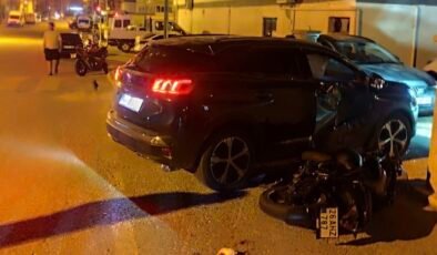 Sivrihisar’da otomobil ile motosiklet çarpıştı, 2 kişi yaralandı