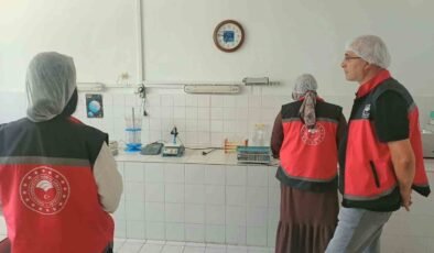 Stajyer öğrencilerle gıda işletmelerine teknik gezi