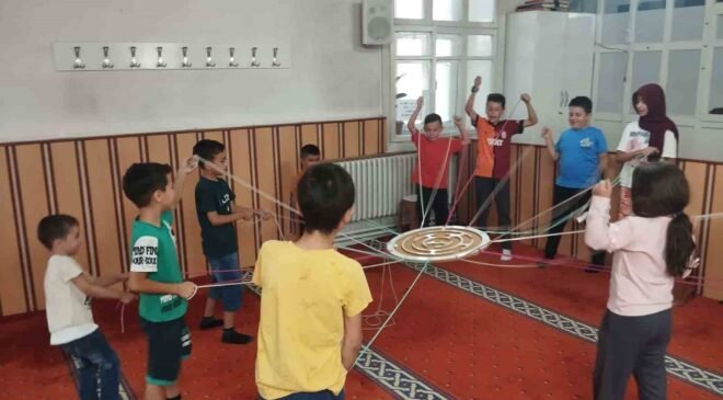 Şuhut’ta Yaz Kur’an Kursu öğrencilerine “Dijital Köprüler” etkinliği
