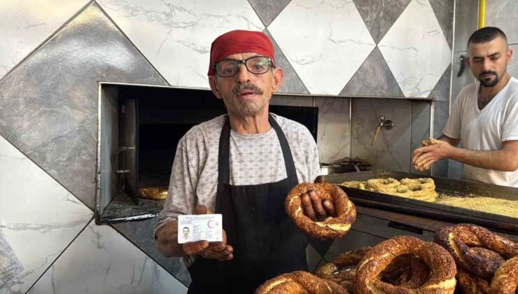 Susam soyadlı usta 45 yıldır Türkiye’nin en iyi simitlerini fırına veriyor
