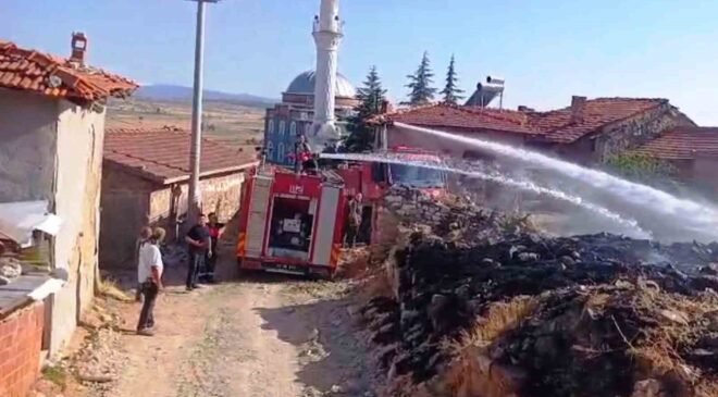 Tavşanlı’da yangın paniği: Alevler evlere ulaşmadan söndürüldü