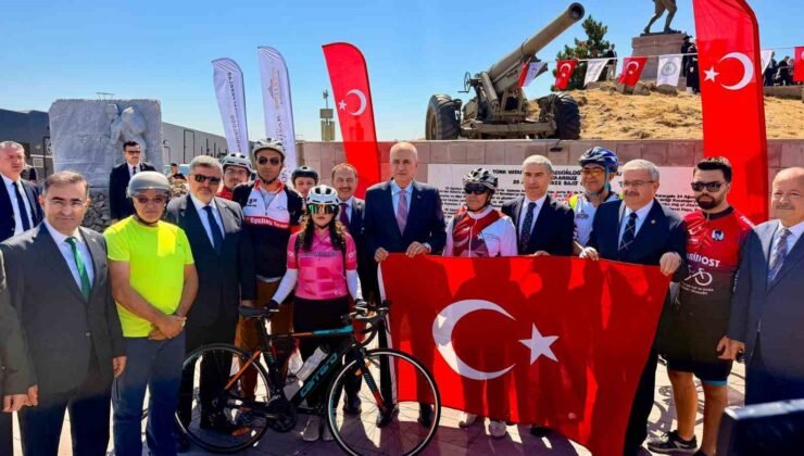 TBMM Başkanı Kurtulmuş Kocatepe’de gerçekleştirilen Büyük Taarruz törenlerine katıldı