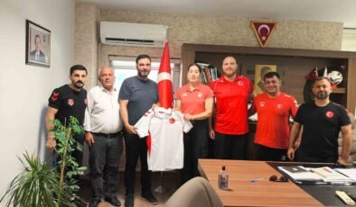 U-20 Kadın Güreş Milli Takımı, Dünya Şampiyonası hazırlıklarını Afyonkarahisar’da sürdürüyor