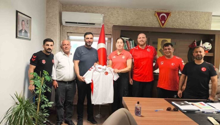 U-20 Kadın Güreş Milli Takımı, Dünya Şampiyonası hazırlıklarını Afyonkarahisar’da sürdürüyor