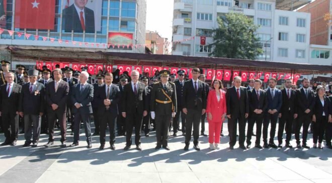 Uşak’ta 30 Ağustos Zafer Bayramı coşkuyla kutlandı