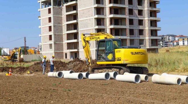 Uşak’ta alt ve üst yapı çalışmaları aralıksız sürüyor