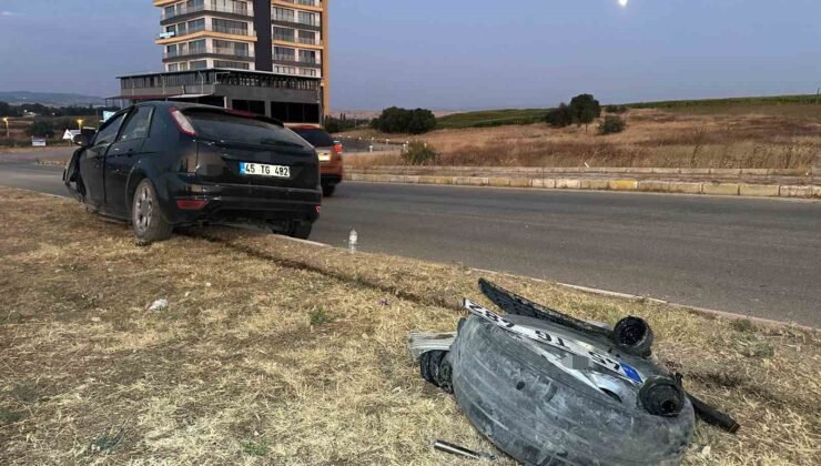 Uşak’ta otomobil refüje çıktı: 2 yaralı