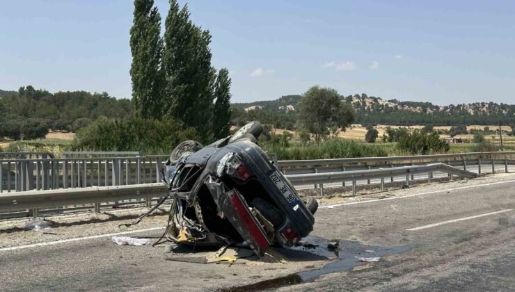 Uşak’ta takla atarak karşı şeride geçen otomobilde aynı aileden 4 kişi yaralandı