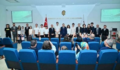Vali Yılmaz, YKS ve LGS’de tam puan alan öğrencilerle bir araya geldi