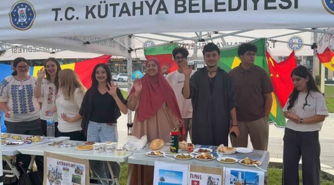 Yabancı öğrenciler yemekler üzerinden ülkelerini anlattı