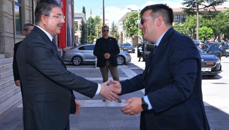 Adalet Bakan Yardımcısı Tuncay, Eskişehir Valisi Yılmaz’ı ziyaret etti