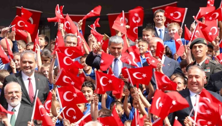 Afyonkarahisar’da 142 bin 535 öğrenci ders başı yaptı
