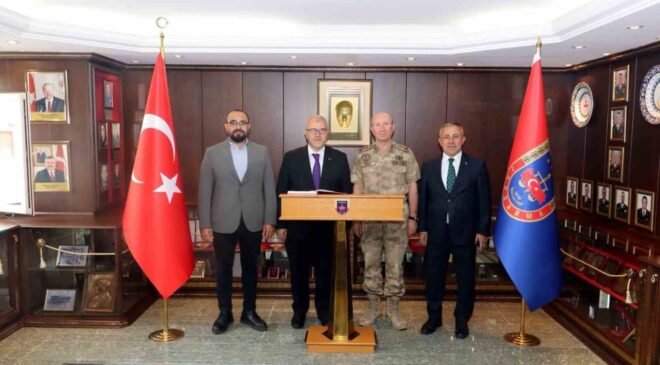 AK Parti heyeti Bilecik Jandarma Eğitim Komutanı İlbey ile bir araya geldi