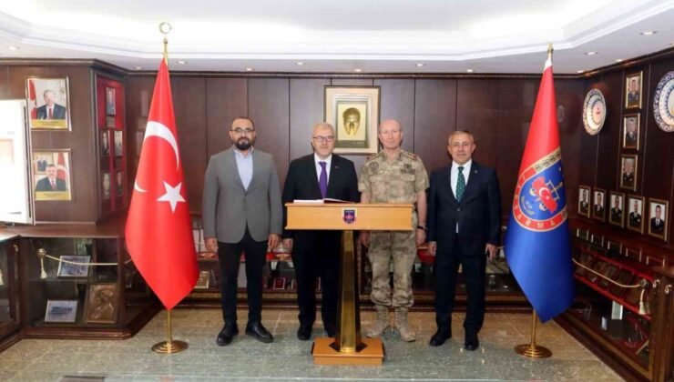 AK Parti heyeti Bilecik Jandarma Eğitim Komutanı İlbey ile bir araya geldi