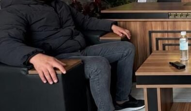 Aldığı bıçak darbesiyle ağır yaralanan 25 yaşındaki esnaf hayatını kaybetti