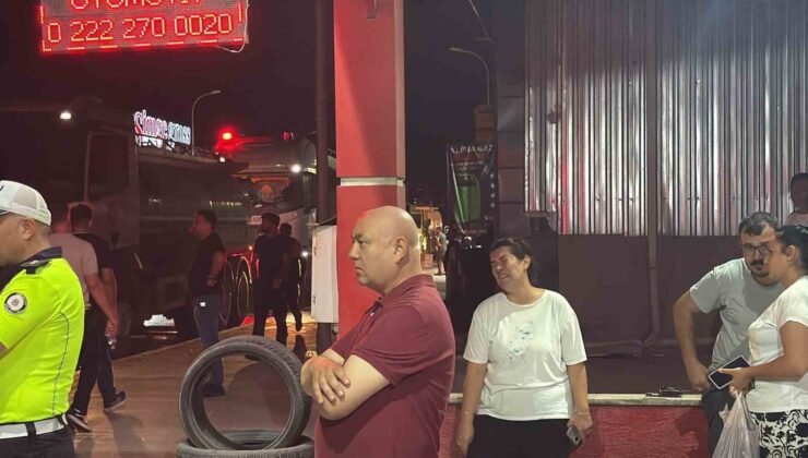 Alevlere teslim olan iş yerlerini gözyaşlarıyla izledi