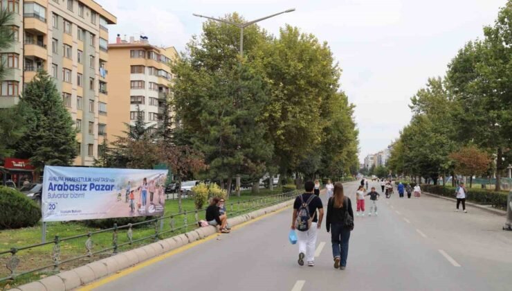 Arabasız Pazar’da bulvarlar yayaların oldu