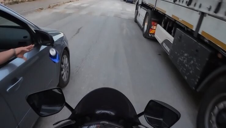 Araçtan atılan çöpü içeriye böyle geri attı
