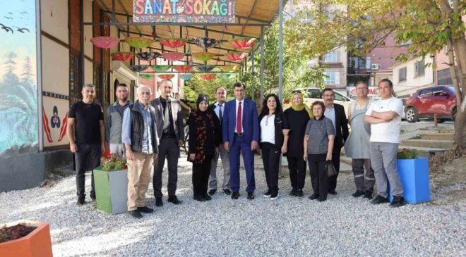 Başkan Kahveci, Sanat Sokağı’nda incelemelerde bulundu
